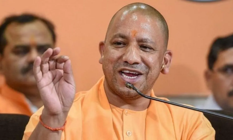 CM Yogi ने कहा, 'बेटियों की सुरक्षा से खिलवाड़ किया तो अगले चौराहे पर यमराज खड़ा मिलेगा.'