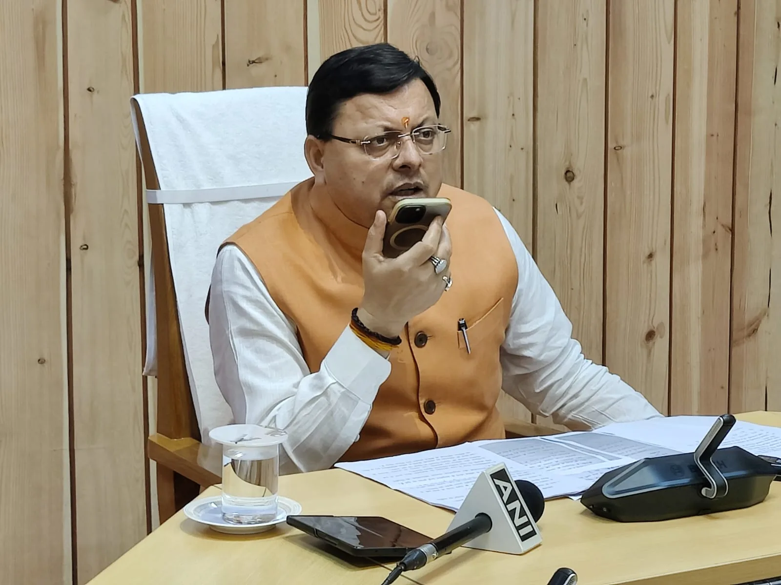 CM Pushkar Dhami ने वर्चुअल माध्यम से अगस्त्यमुनि में आयोजित रक्षाबंधन एवं जन मिलन कार्यक्रम को किया संबोधित।