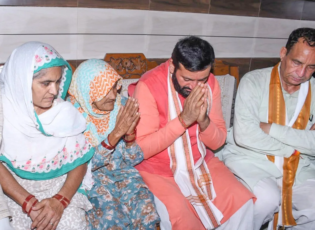 हरियाणा के जींद में CM Nayab Saini ने शहीद कुलदीप मलिक को श्रद्धांजलि दी