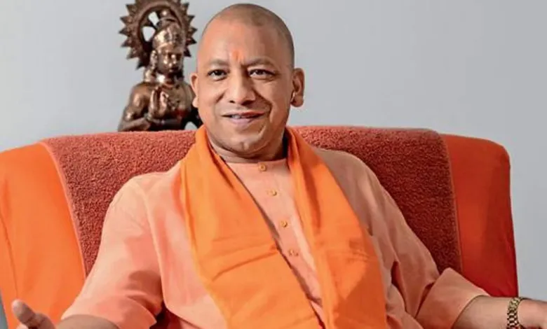 CM Yogi: योगी सरकार का महत्वपूर्ण कदम, इन लोगों को 10 की जगह 15 हजार रुपये मिलेंगे