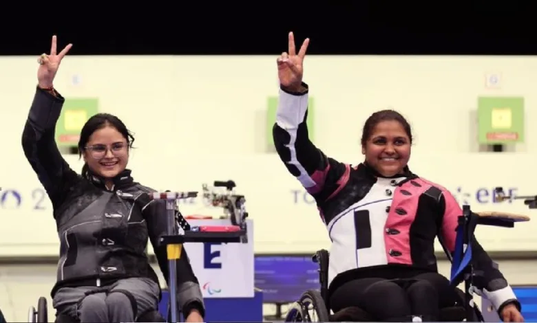 भारत ने Paris Paralympics शूटिंग में दो पदक जीते; अवनि ने गोल्ड मेडल और मोना ने ब्रॉन्ज मेडल जीता।