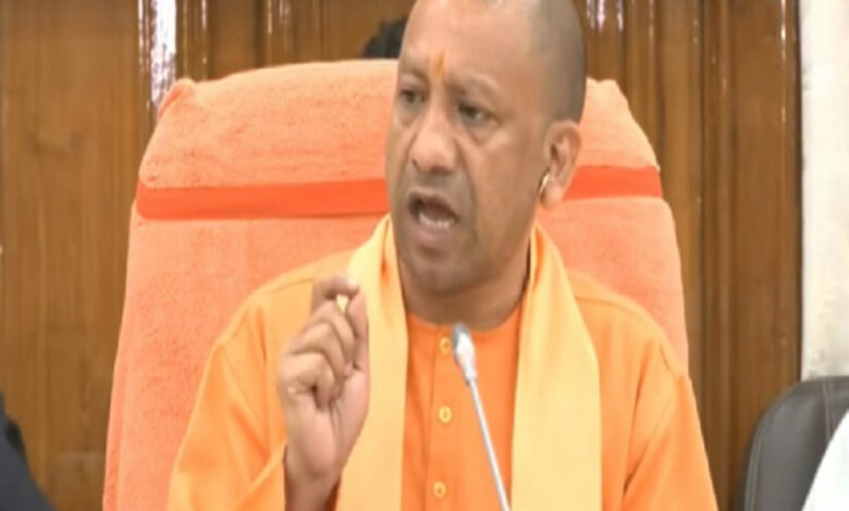 CM Yogi: यूपी में 757 राजकीय स्कूलों में कंप्यूटर लैबों की स्थापना की जाएगी, सभी डीआईओएस को पत्र जारी