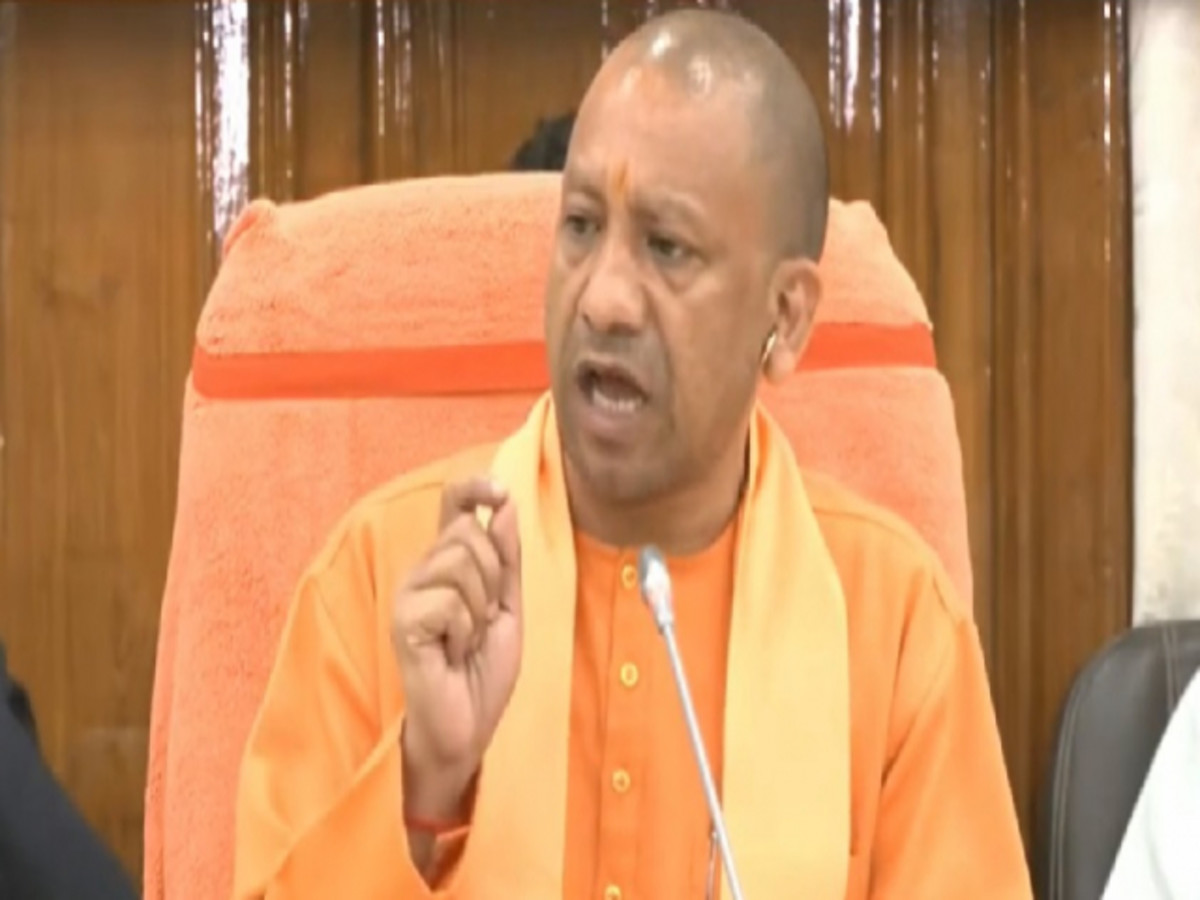 CM Yogi: यूपी में 757 राजकीय स्कूलों में कंप्यूटर लैबों की स्थापना की जाएगी, सभी डीआईओएस को पत्र जारी