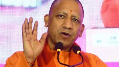 CM Yogi Aditiyanath ने विकास कार्यों की समीक्षा करते हुए कहा कि अधिकारी गांवों में चौपाल लगाकर ग्रामीणों की समस्याओं का समाधान करें