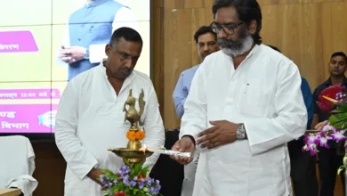 CM Hemant Soren ने सामुदायिक स्वास्थ्य पदाधिकारियों को सौंपा नियुक्ति पत्र