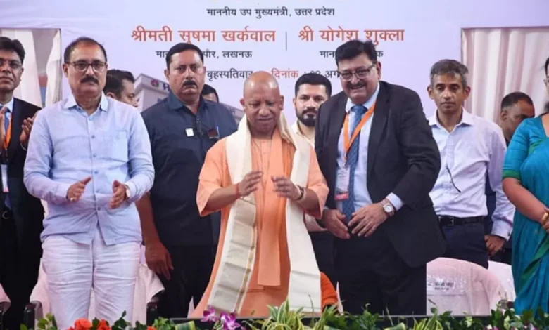 CM Yogi: धरातल पर उतर रहे GIS, योगी ने 300 बेड सुपर स्पेशलिटी हॉस्पिटल का उद्घाटन किया,