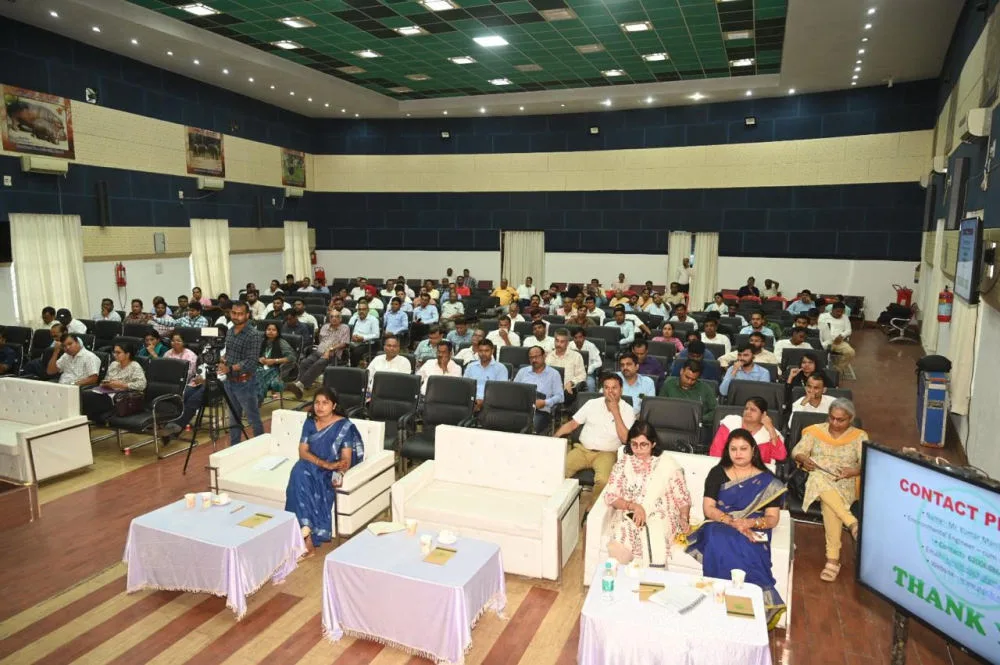 Jharkhand News: पलाश सभागार में हुआ हैण्ड होल्डिंग-सह-अंतर्वार्ता कार्यक्रम का आयोजन