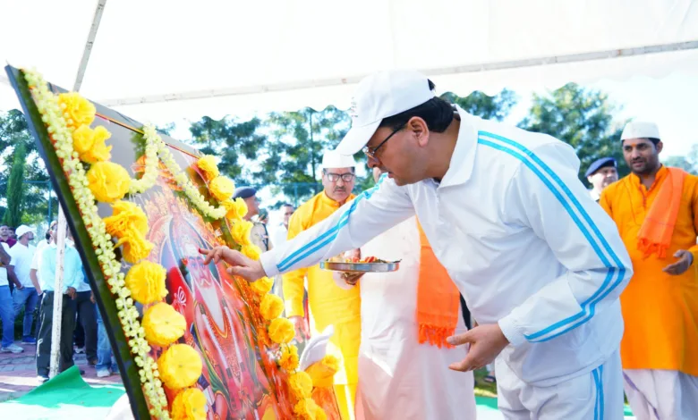 CM Pushkar Dhami ने कार्यक्रम स्थल पर विश्वकर्मा पूजन कर सबको दी शुभकामनाएं