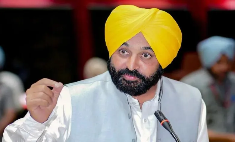 Punjab: धान की कटाई से पहले प्रशासन को अलर्ट किया जाएगा; पराली जलाने की घटनाओं पर रोक लगाई जाएगी; गांवों में अधिकारी तैनात किए जाएंगे