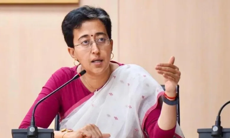 CM Atishi ने महत्वपूर्ण निर्णय लिया, दिल्ली में किसी की सैलरी 18 हजार से कम नहीं होगी