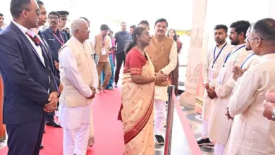 President Smt. Murmu ने महाकाल लोक के शिल्पकारों से संवाद किया