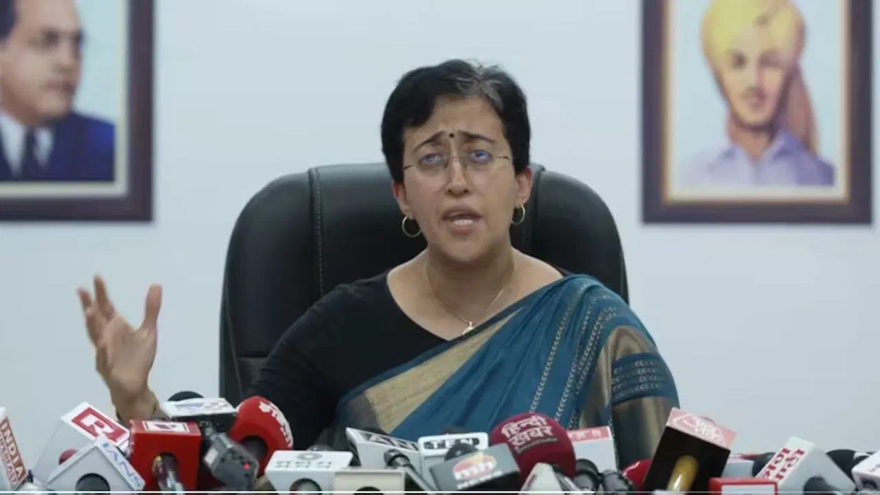 CM Atishi News: दिल्ली की मुख्यमंत्री बनने के बाद आतिशी, AAP की सरकार केजरीवाल के मार्गदर्शन में चलेगी; किन-किन कार्यों पर फोकस होगा