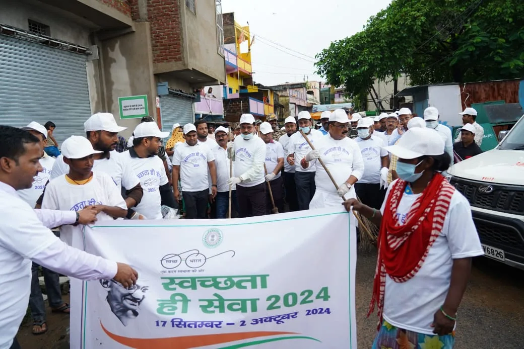 मंत्री Mithilesh Thakur ने गढवा से राज्यस्तरीय ‘‘स्वच्छता ही सेवा 2024’’ अभियान का किया शुभारंभ।