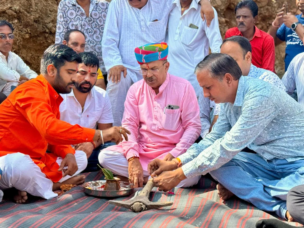 विधानसभा अध्यक्ष Vasudev Devnani ने किया बोराज में 2.23 करोड़ की पानी की टंकी का शिलान्यास