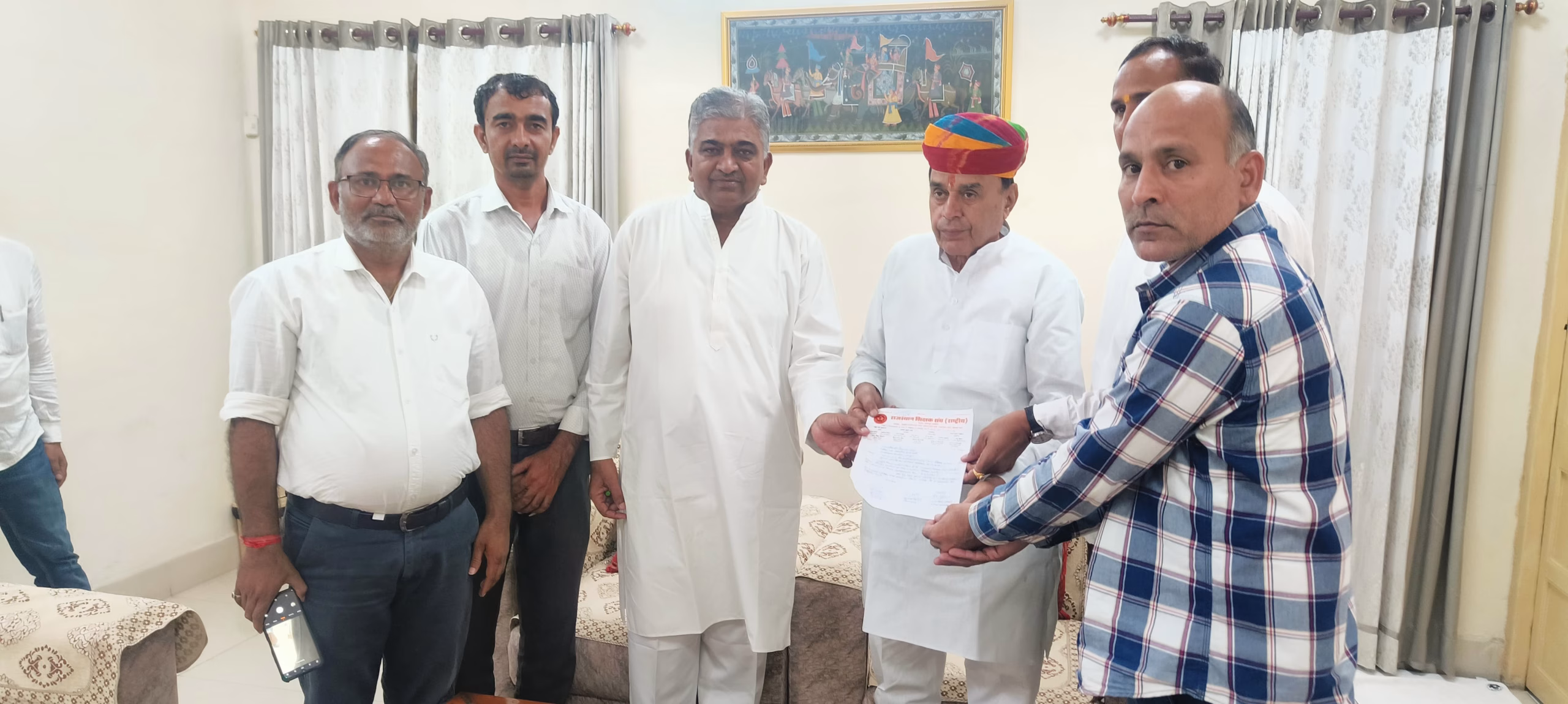 संसदीय कार्य मंत्री Jogaram Patel ने सर्किट हाउस में की जनसुनवाई