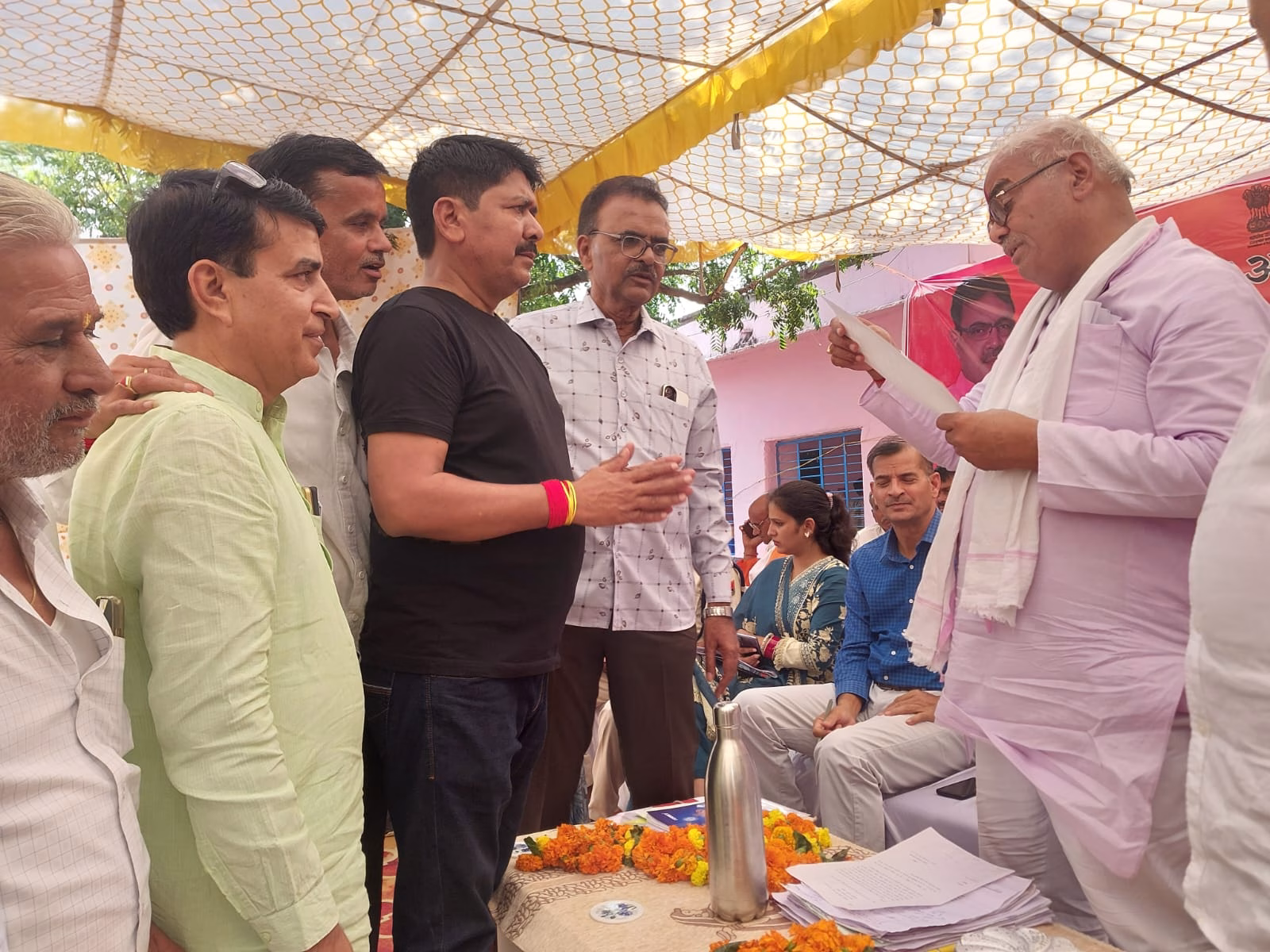 कोटा में Education Minister Madan Dilawar की जनसुनवाई, ग्रामवासियों ने कहा वोल्टेज कम आती है