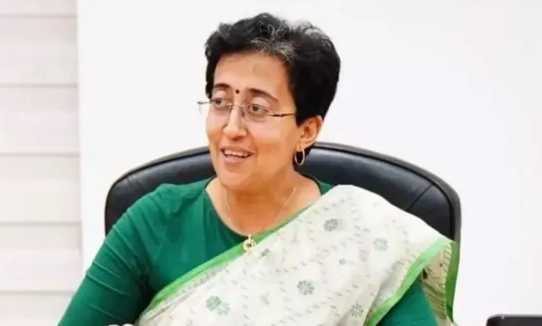 CM Atishi ने योजना को मंजूरी दी, पुराने वाहनों को स्क्रैप करके नए खरीदने पर टैक्स में 20% तक छूट