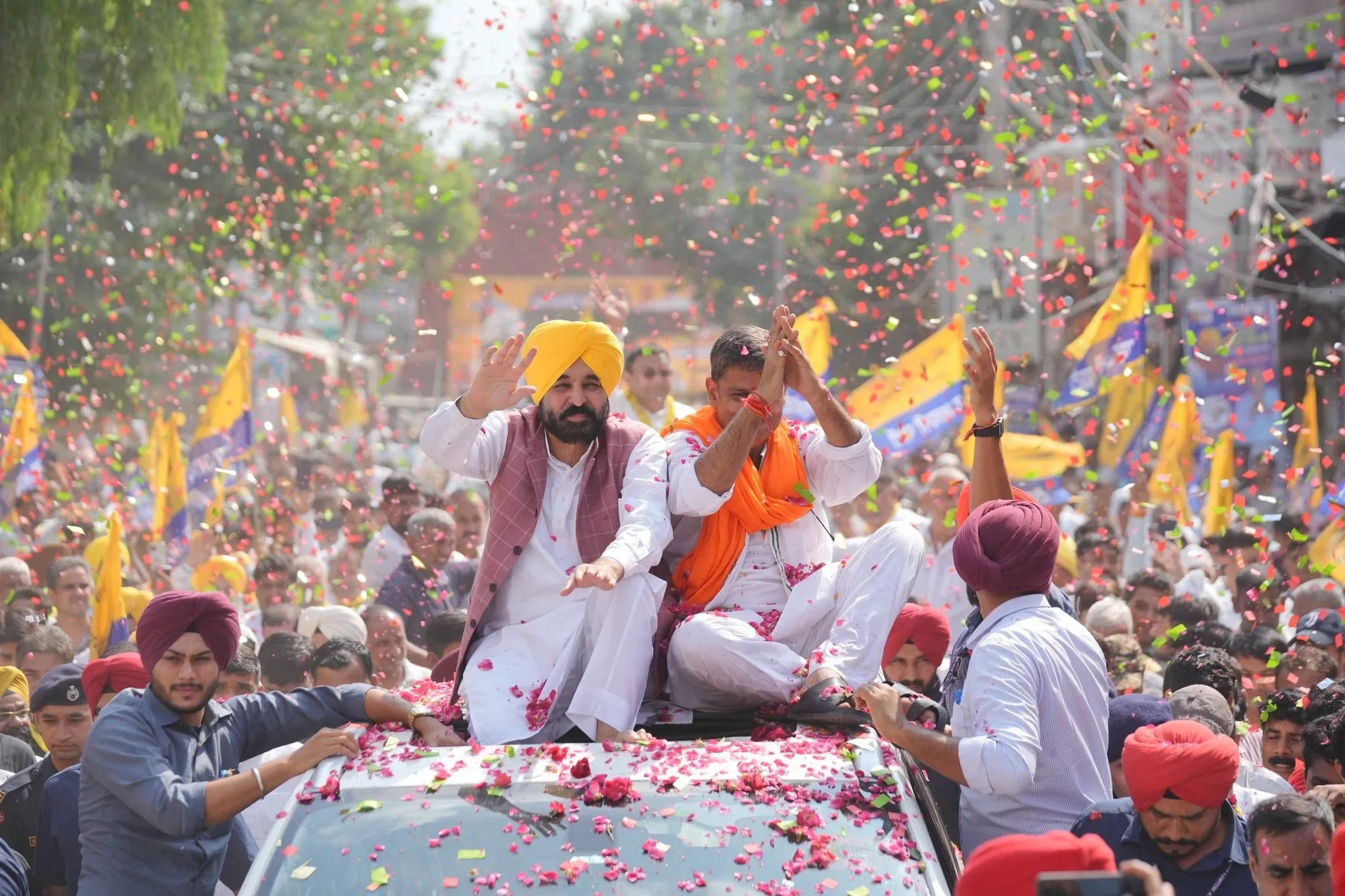 पंजाब के CM Bhagwant Mann ने महम और रेवाड़ी में रोड शो किया