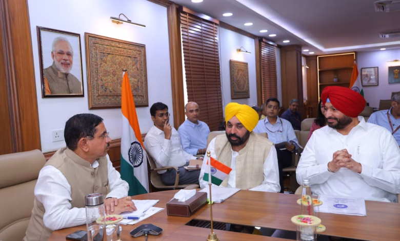 CM Bhagwant Mann की कोशिशें रंग लाई; भारत सरकार ने मिल मालिकों और आढ़तियों की मुख्य मांगें मानी 1 CM Bhagwant Mann की कोशिशें रंग लाई; भारत सरकार ने मिल मालिकों और आढ़तियों की मुख्य मांगें मानी