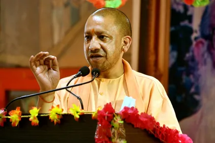 UP News: यूपी में संविदाकर्मियों की बल्ले-बल्ले, इस विभाग के सभी कर्मचारी परमानेंट होंगे