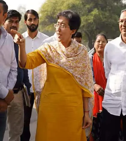 CM Atishi ने बताया कि AAP सरकार के मंत्री और विधायक-अधिकारी दिल्ली की सड़कों पर उतरेंगे।