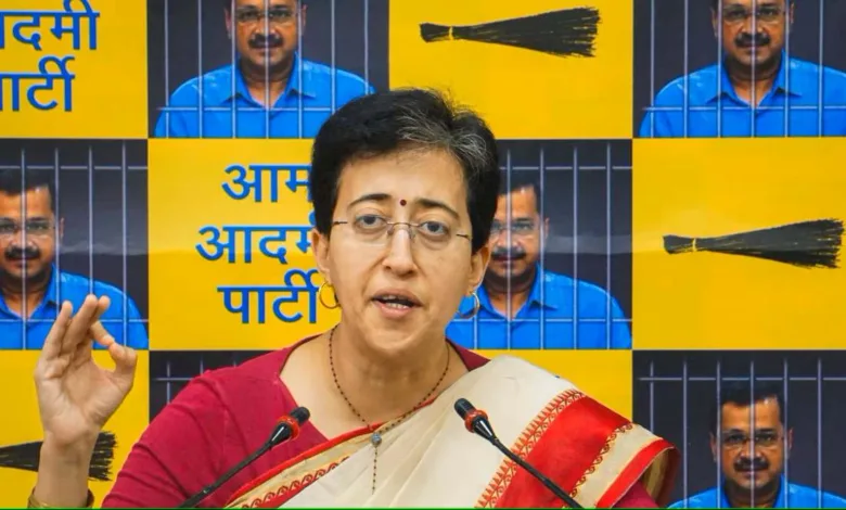 CM Atishi ने वित्तीय अनियमितता का मुद्दा उठाया, DU के 12 कॉलेजों का स्पेशल ऑडिट शुरू