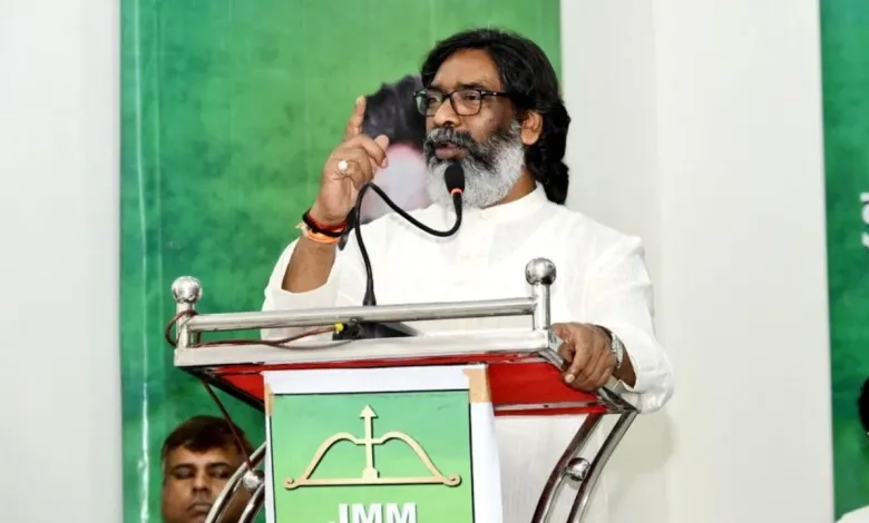 नामांकन करने के बाद CM Hemant Soren ने कहा, प्रवासी मुख्यमंत्री चुनाव के बाद दिखाई नहीं देंगे..