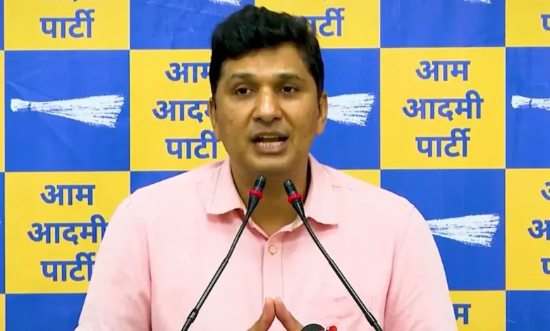 Delhi minister Saurabh Bhardwaj ने कानून-व्यवस्था के मुद्दे पर LG पर हमला बोला, BJP ने किया पलटवार