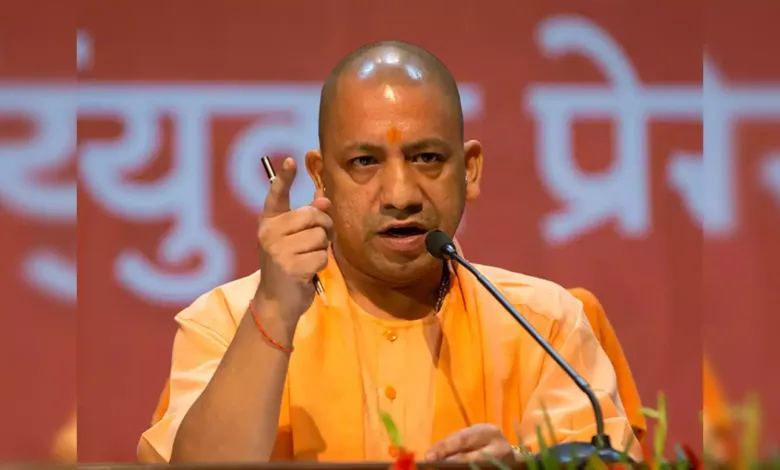 CM Yogi का लापरवाही पर कड़ा रुख, गोंडा सहित नौ डीएम-एसपी से रिपोर्ट मांगी