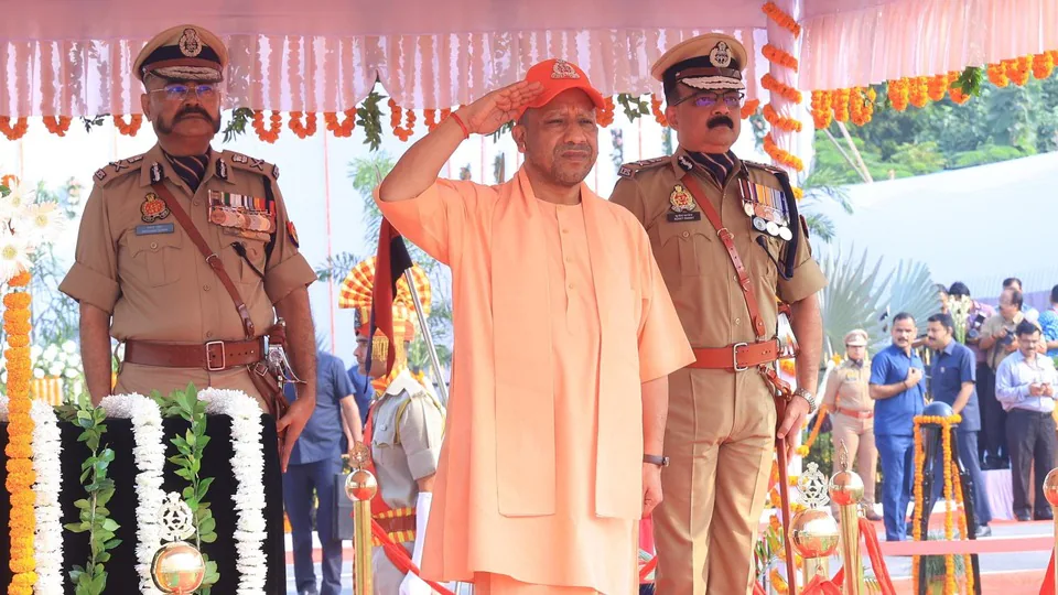 CM Yogi Adityanath ने शहीदों को श्रद्धांजलि दी, यूपी में एनकाउंटर की नई दिशानिर्देश जारी
