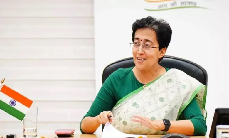 दिल्ली के CM Atishi ने बिजली नियामक संस्था से हाई-टेंशन लाइनों को स्थानांतरित करने की प्रक्रिया को आसान बनाने की मांग की।