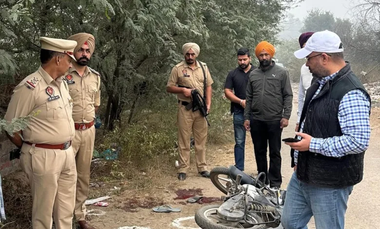 Punjab Police ने अंतरराज्यीय हाईवे लुटेरों के गिरोह के सरगना को थोड़ी देर की गोलीबारी के बाद गिरफ्तार किया; पिस्तौल बरामद