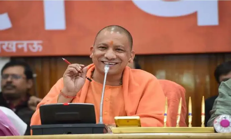 CM Yogi Adityanath ने 100 दिन की काम की गारंटी दी, यूपी के गांवों में रोजगार की नई राहें खुलेंगी