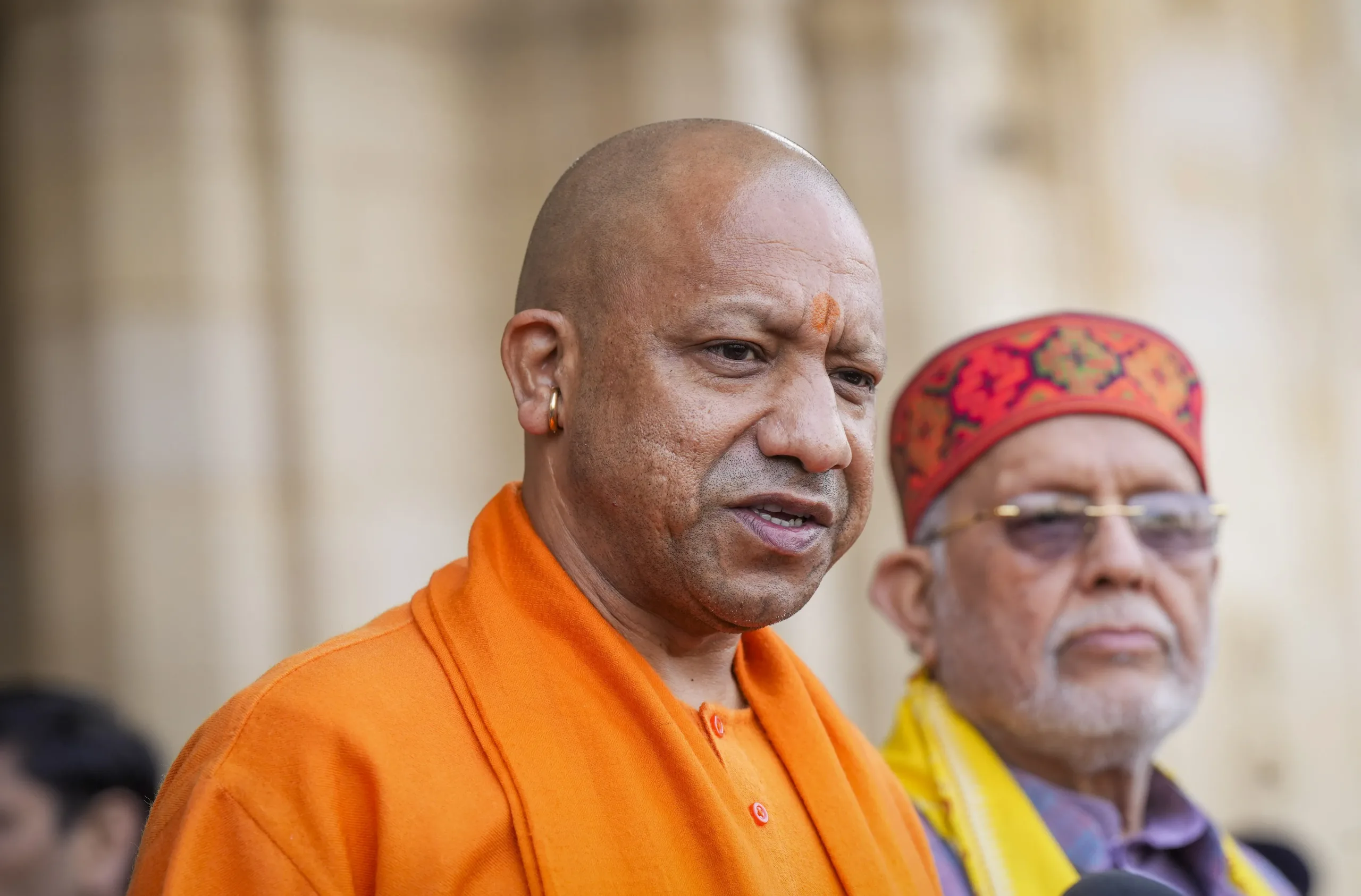 योगी आदित्यनाथ सरकार ने विदेशी निवेश कंपनियों को राहत दी, यूपी में अब विदेशी निवेश आसानी से हो सकेगा