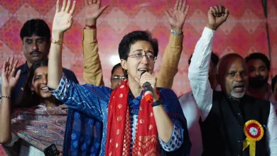 CM Atishi ने डूबते सूर्य को अर्घ्य दिया, दिल्ली में लोक आस्था के महापर्व छठ की धूम