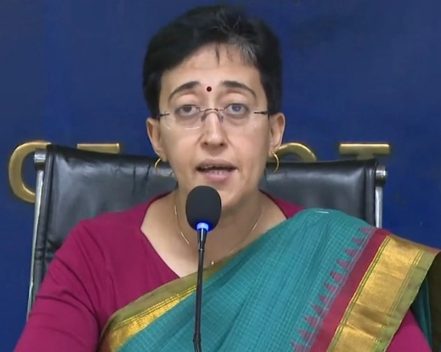 CM Atishi ने जाम से निजात के लिए लिया फैसला, बदला सरकारी दफ्तरों का समय,