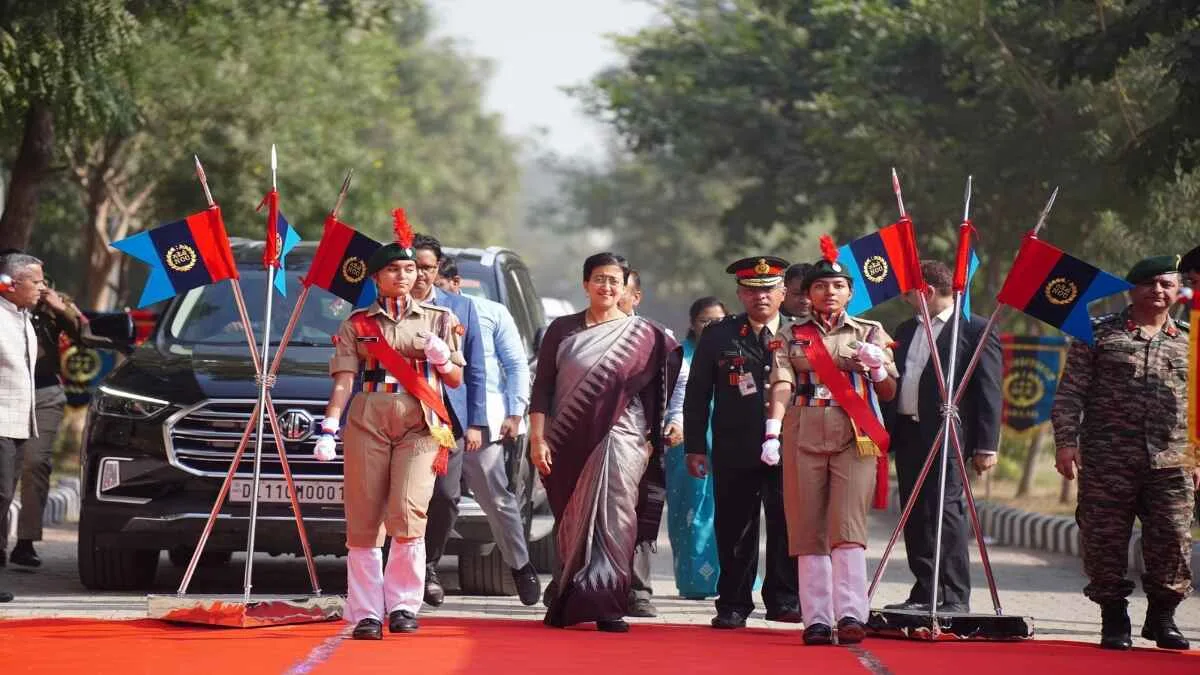 CM Atishi ने दिल्ली में विश्वस्तरीय शूटिंग रेंज का उद्घाटन किया, NCC कैडेट्स को उत्कृष्ट उपहार