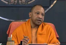 CM Yogi Adityanath ने लोक निर्माण विभाग की विभिन्न परियोजनाओं की प्रगति की समीक्षा की