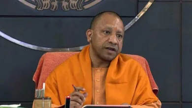 CM Yogi Adityanath ने लोक निर्माण विभाग की विभिन्न परियोजनाओं की प्रगति की समीक्षा की