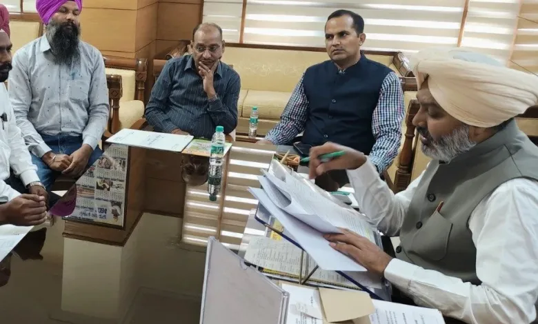 Finance Minister Harpal Singh Cheema ने एड्स कंट्रोल सोसायटी के कर्मचारियों को जीवन बीमा कवरेज का आश्वासन दिया 1 Finance Minister Harpal Singh Cheema ने एड्स कंट्रोल सोसायटी के कर्मचारियों को जीवन बीमा कवरेज का आश्वासन दिया
