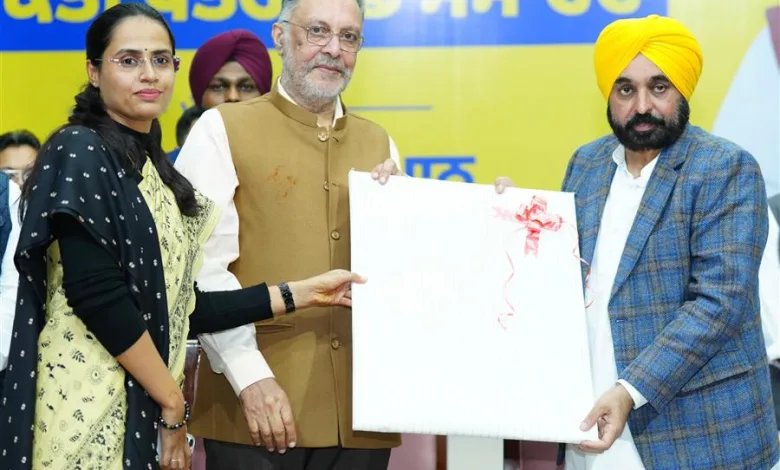 CM Bhagwant Mann की घोषणा, 32 महीनों में 50,000 युवाओं को दी सरकारी नौकरियां, और नौकरियां जल्द