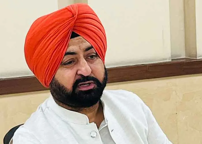 Hardeep Singh Mundian: बिना एनओसी के रजिस्ट्रियां शुरू, म्यूटेशन के लंबित मामलों को 31 दिसंबर तक निपटाने के आदेश