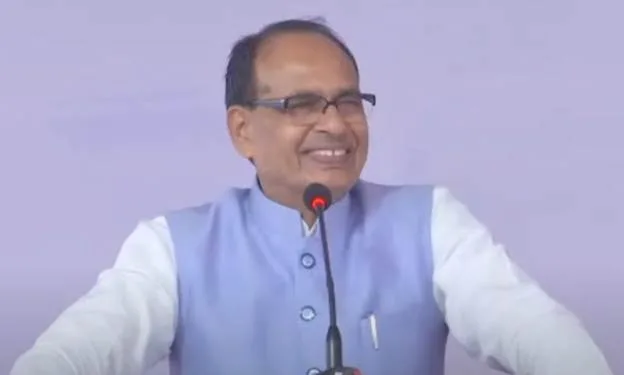 Minister Shivraj Singh:टू व्हीलर व टेलीफोन रखने वालों को भी अब आवास प्लस  योजना के तहत मकान का लाभ मिलेगा