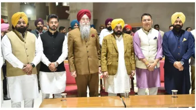 PVS Speaker Kultar Singh Sandhwan ने सीएम की मौजूदगी में नवनिर्वाचित विधायकों को शपथ दिलाई