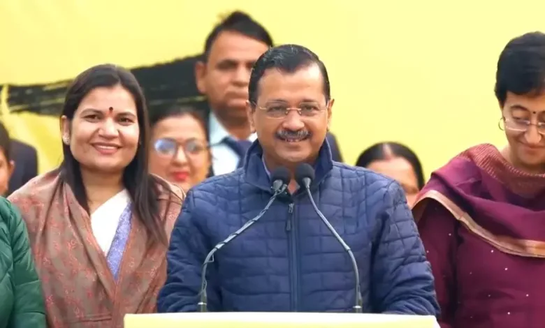 Arvind Kejriwal का चुनाव से पहले बड़ा दांव , 1000 नहीं 2100 रुपये देंगे, लेकिन.. 1 Arvind Kejriwal का चुनाव से पहले बड़ा दांव , 1000 नहीं 2100 रुपये देंगे, लेकिन..