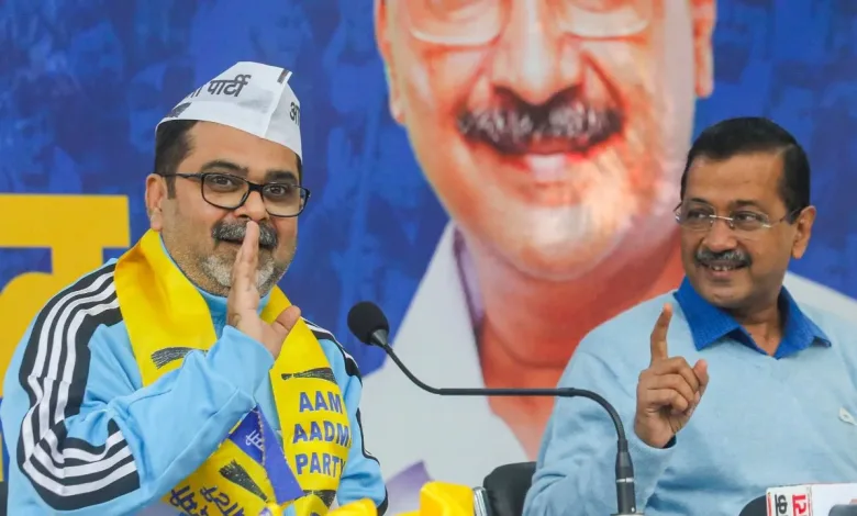 Delhi AAP: सोशल मीडिया पर प्रसिद्ध शिक्षक अवध ओझा आम आदमी पार्टी  में हुए शामिल