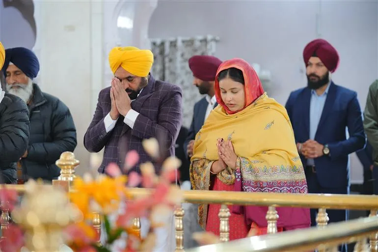 CM Bhagwant Mann ने गुरुद्वारा श्री भाभोर साहिब में मत्था टेका