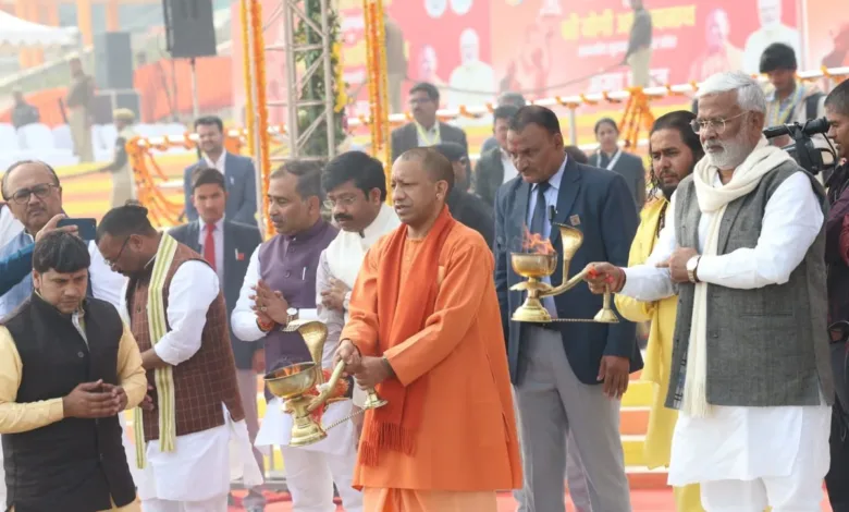 UP News: पीलीभीत में आतंकियों के एनकाउंटर के बाद सीएम योगी ने अफसरों से कहा महाकुंभ में कोई गड़बड़ी ना हो 1 UP News: पीलीभीत में आतंकियों के एनकाउंटर के बाद सीएम योगी ने अफसरों से कहा महाकुंभ में कोई गड़बड़ी ना हो