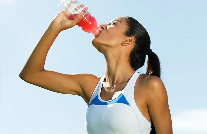 मार्केट में मिलने वाले Energy Drinks बच्चों और बड़ों की जिंदगी को बर्बाद कर सकते हैं, ये बीमारियां बढ़ जाती हैं