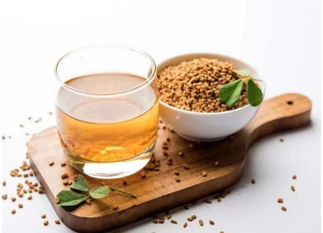 Fenugreek water Benefits: खाली पेट मेथी का पानी पीने से क्या लाभ मिलते हैं और कब इसे पीना चाहिए? जानें कैसे बनाएं?